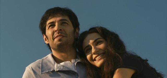 Başka Dilde Aşk Fotoğrafı