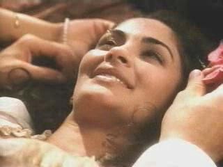 Embrace Of The Vampire Fotoğrafı