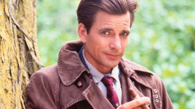 Trenchcoat In Paradise fotoğrafı