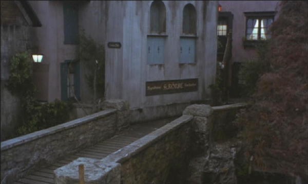 Frankenstein Created Woman fotoğrafı