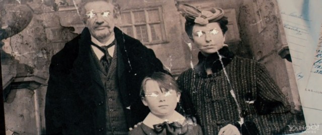 Siyahlı Kadın fotoğrafı