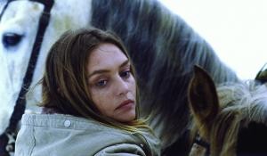 Davetsiz fotoğrafı