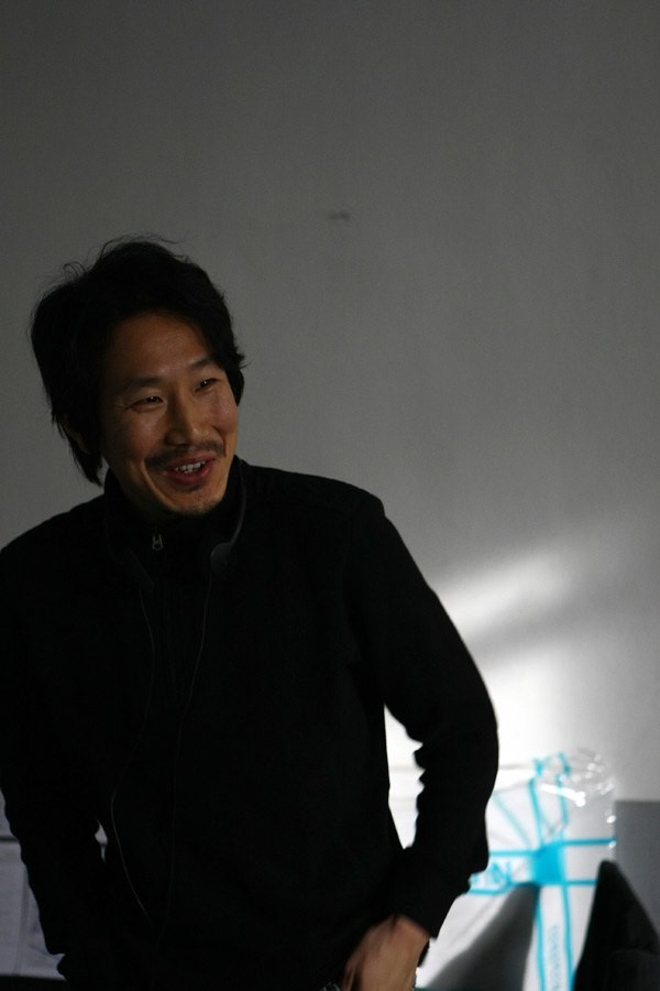 Saving My Wife Fotoğrafı