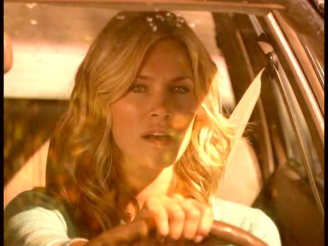 Tepedeki Dul Kadın fotoğrafı