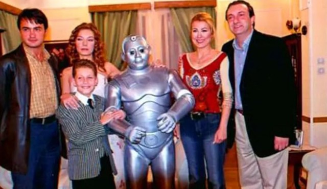 Iyi Aile Robotu (2002) afişi