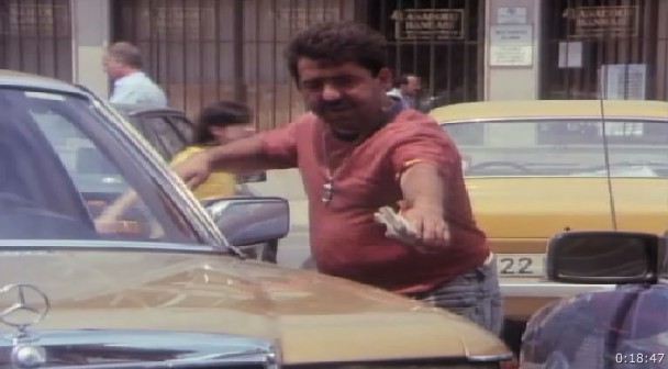 Fikrimin İnce Gülü - Sarı Mercedes Fotoğrafı