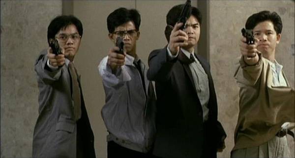 Tiger Cage 2 Fotoğrafı