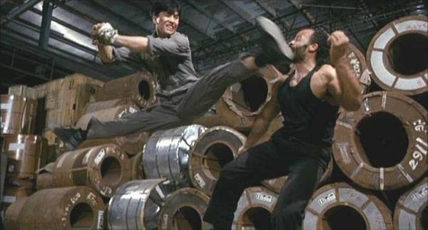 Tiger Cage 2 Fotoğrafı