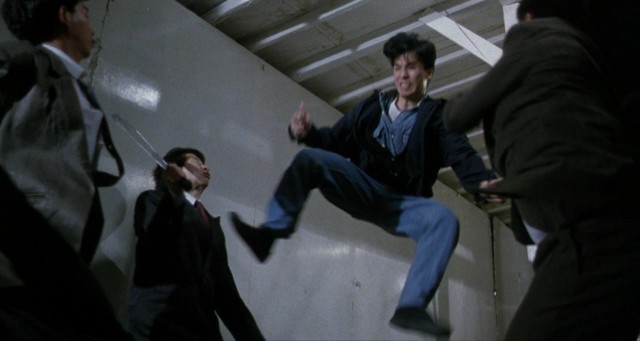 Tiger Cage 2 Fotoğrafı