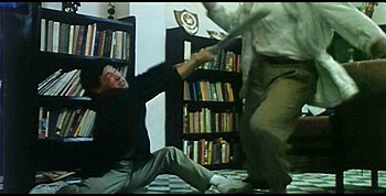 Tiger Cage fotoğrafı