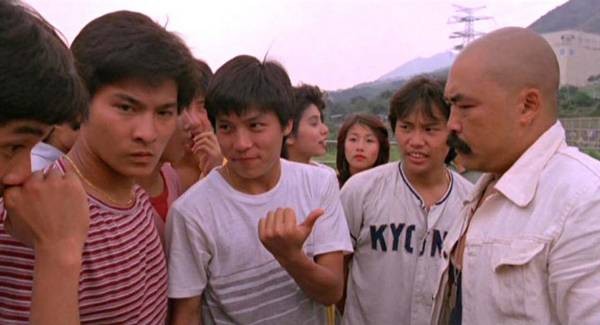 On The Wrong Track fotoğrafı