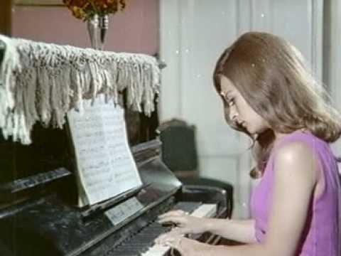 Güller Ve Dikenler fotoğrafı