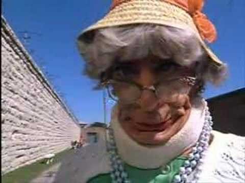 Ernest Goes To Jail fotoğrafı