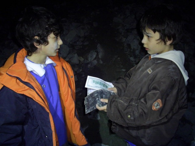 Başkasının Parası Fotoğrafı