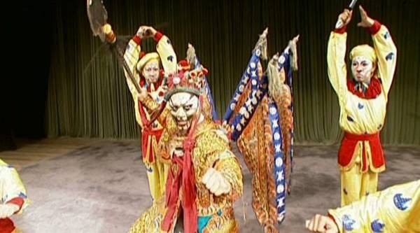 Red Trousers: The Life Of The Hong Kong Stuntmen Fotoğrafı