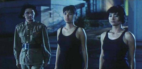 The ınspector Wears Skirts 2 Fotoğrafı