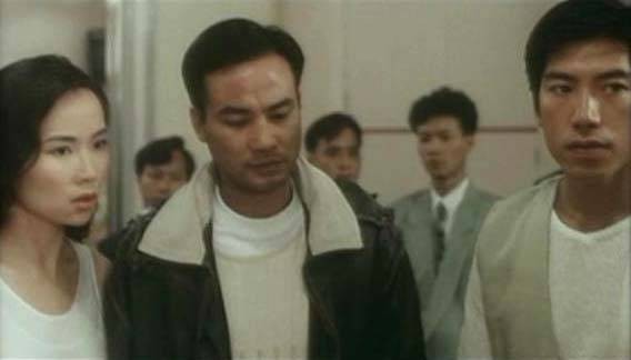 Love, Guns & Glass Fotoğrafı