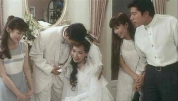 Love, Guns & Glass fotoğrafı