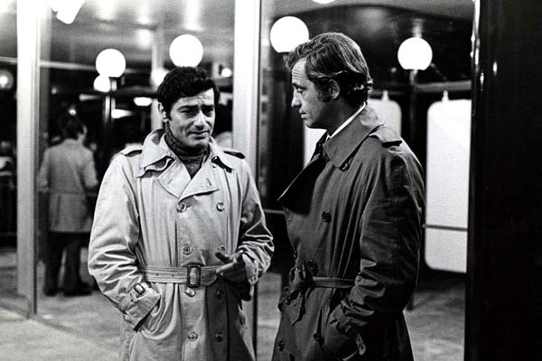 Şehrin üzerinde Korku Fotoğrafı