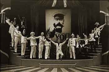 Oh! Bu Ne Güzel Savaş fotoğrafı