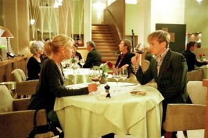 İkiye Bölünen Kız Fotoğrafı