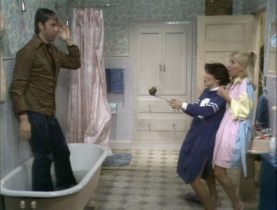 Three's A Crowd fotoğrafı