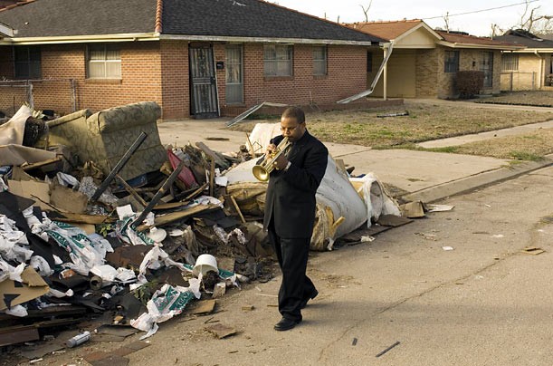 'Bentler Yıkılınca: Dört Perdelik Bir Ağıt Fotoğrafı