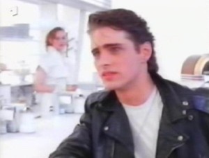 Genç Melek fotoğrafı