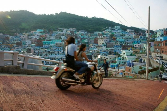 She Came From Fotoğrafı