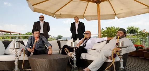 Çakallarla Dans Fotoğrafı