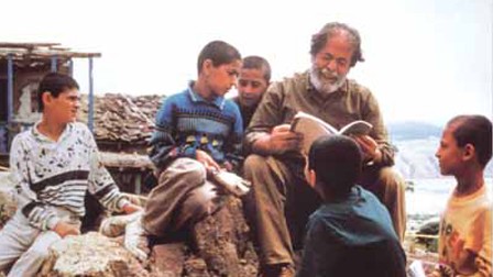 Zeytin Ağaçları Altında fotoğrafı