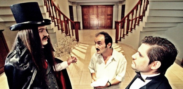 Kutsal Damacana: Dracoola Fotoğrafı