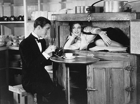 Loose Ankles fotoğrafı