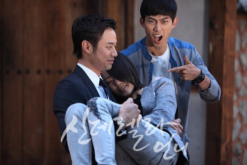 Sindirella'nın Üvey Ablası Fotoğrafı