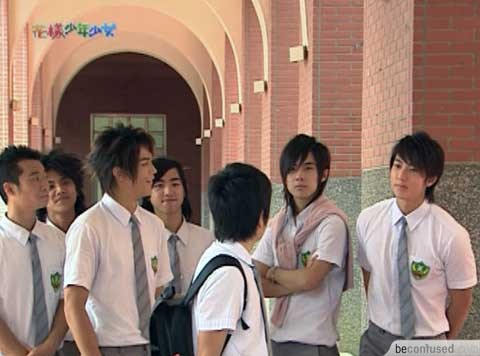 Hanazakarino Kimitachie Fotoğrafı