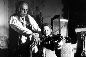 Kırmızı Keman fotoğrafı