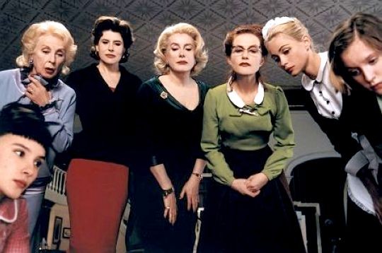 8 Kadın Fotoğrafı