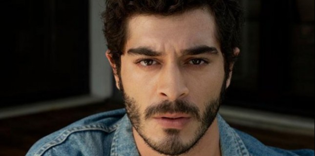 Dubai'de Burak Deniz'e "En İyi Uluslararası Oyuncu Ödülü" Verildi!