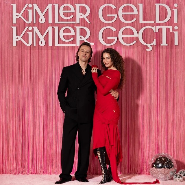 Metin Akdülger ve Serenay Sarıkaya