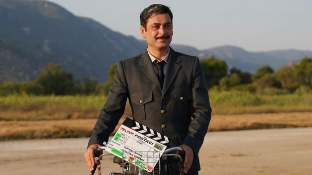 Yüksel Aksu İmzalı "Bak Postacı Geliyor" Filminin Afişi Yayınlandı!