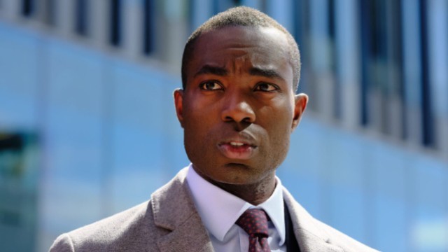 "Harry Potter" dizisinde Snape karakterini canlandıracak olan Paapa Essiedu, ırkçı tehditlerin hedefi oldu.