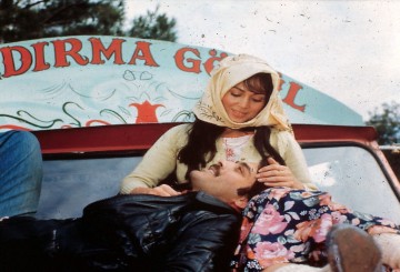 Selvi Boylum Al Yazmalım ile Yeniden