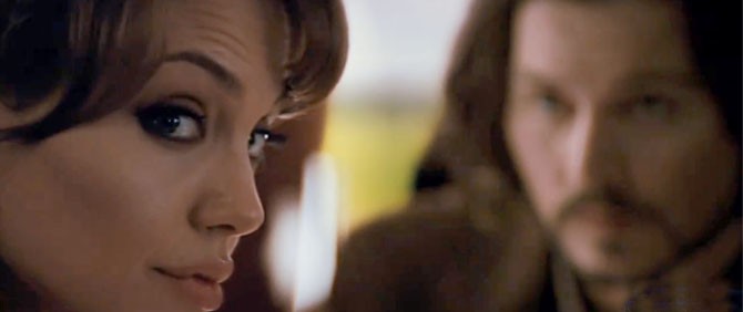 Angelina, Johnny'i zalim bir maceraya sürüklüyor