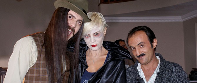 Kutsal Damacana Dracoola, Setine Vampir Baskını