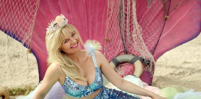 Kirsten Dunst'lı On Becoming a God in Central Florida Dizisine Ait Fragman Yayınlandı 