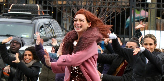 Yeni Romantik Komedi Dizisi Modern Love’dan İlk Fragman