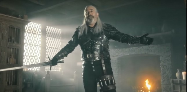 Yeni Cem Yılmaz Gösterisinden “The Witcher” Göndermeli Fragman Geldi!