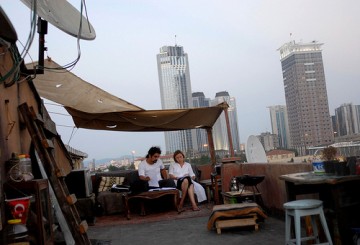 Kara Köpekler Havlarken, Fransa'da.