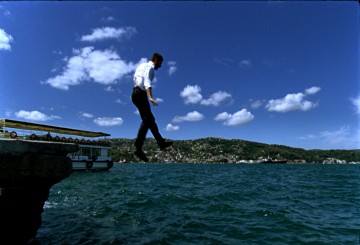 Bergüzar Korel İçin Boğaza Atladı