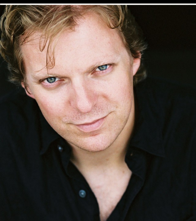 Alex Zahara fotoğrafı